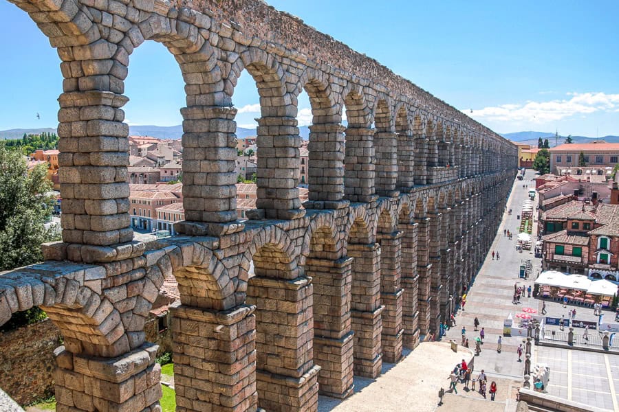 Segovia’s imposing Roman aqueduct really took our breath away on day 3 of our Spain road trip itinerary.